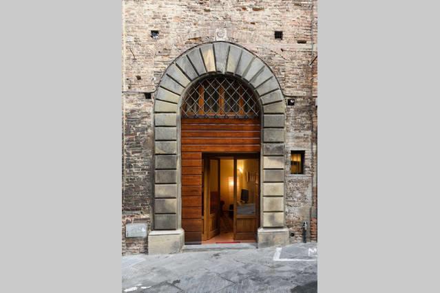 Apartamento Rinidia - Siena Centro Exterior foto